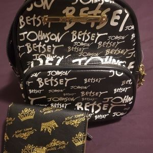 FINAL ⬇️Betsey johnson mini backpack wallet set 🎒